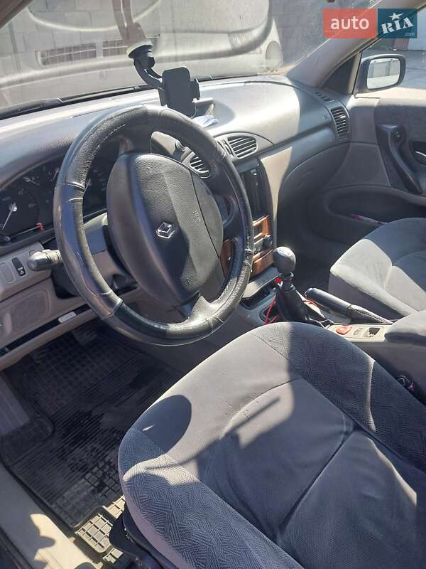 Універсал Renault Laguna 2002 в Сарнах