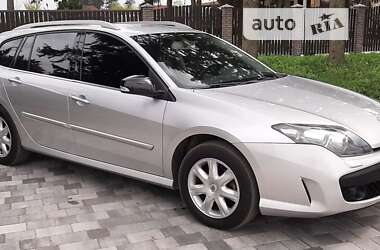 Универсал Renault Laguna 2010 в Староконстантинове