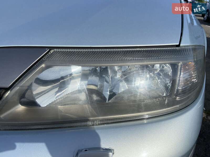 Лифтбек Renault Laguna 2001 в Ровно