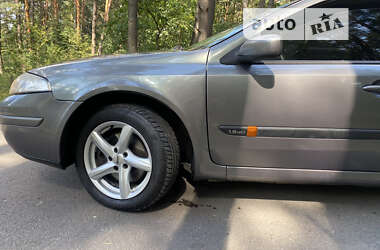 Лифтбек Renault Laguna 2001 в 