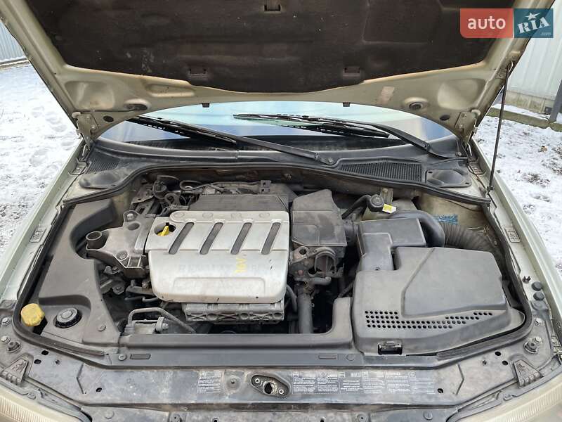 Лифтбек Renault Laguna 2002 в Шептицькому