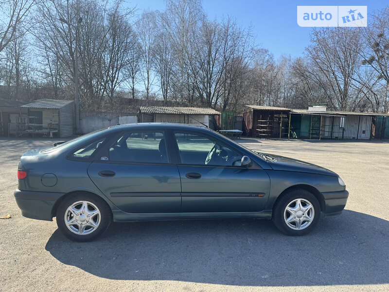 Ліфтбек Renault Laguna 1998 в Чернігові