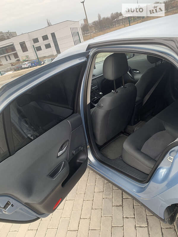 Лифтбек Renault Laguna 2005 в Ровно