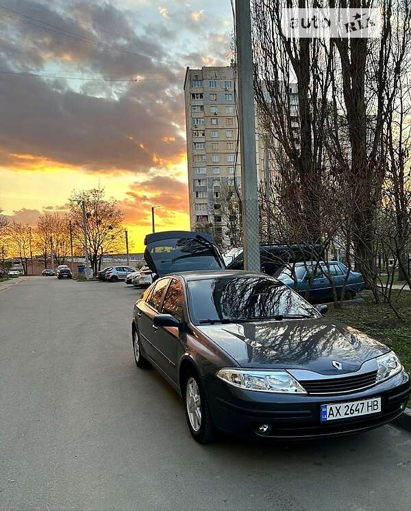 Ліфтбек Renault Laguna 2002 в Харкові