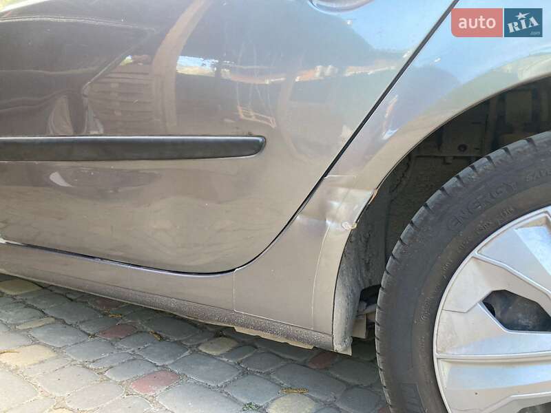 Лифтбек Renault Laguna 2004 в Полтаве