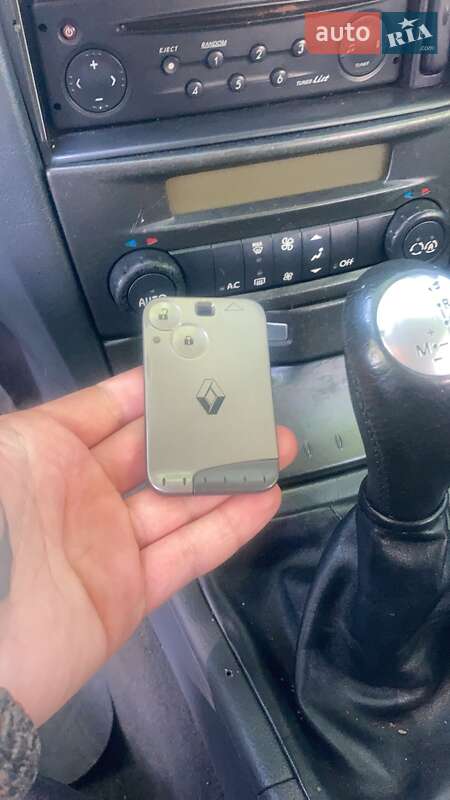 Лифтбек Renault Laguna 2004 в Полтаве