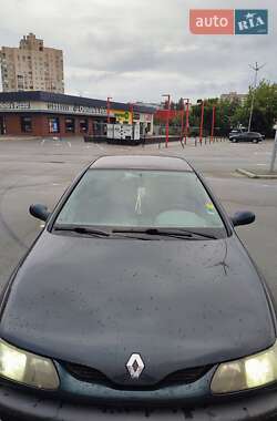 Ліфтбек Renault Laguna 2000 в 