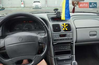 Ліфтбек Renault Laguna 2000 в 