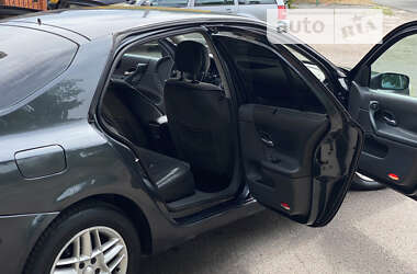 Лифтбек Renault Laguna 2004 в 