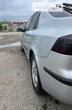 Ліфтбек Renault Laguna 2002 в Коломиї