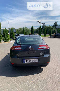 Лифтбек Renault Laguna 2011 в Дубно