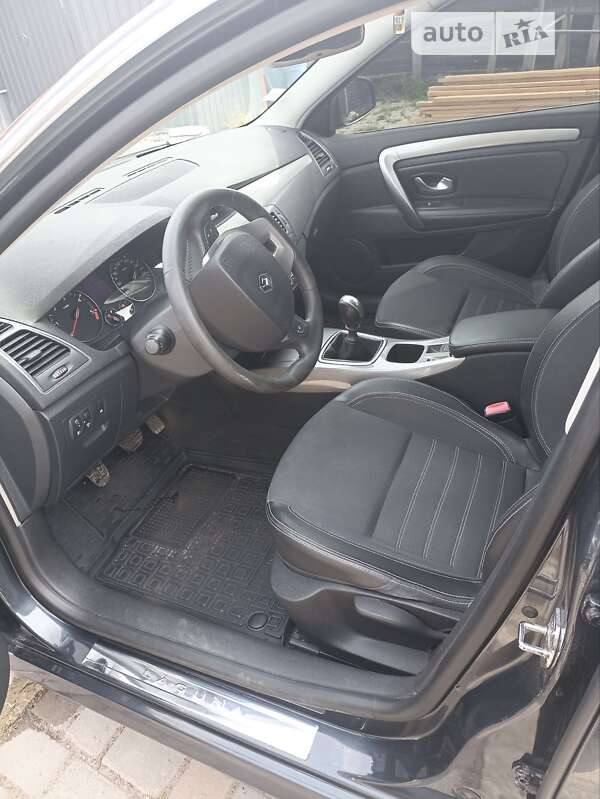 Лифтбек Renault Laguna 2011 в Овруче