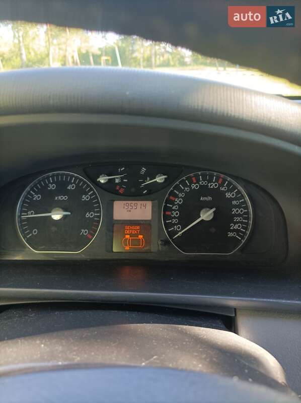 Ліфтбек Renault Laguna 2001 в Кореці