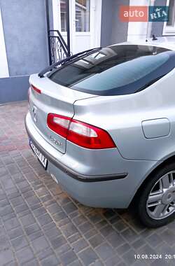 Лифтбек Renault Laguna 2003 в 