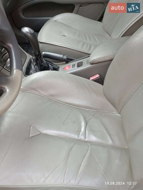 Лифтбек Renault Laguna 2003 в Могилев-Подольске фото 11 Лифтбек Renault Laguna 2003 в Могилев-Подольске