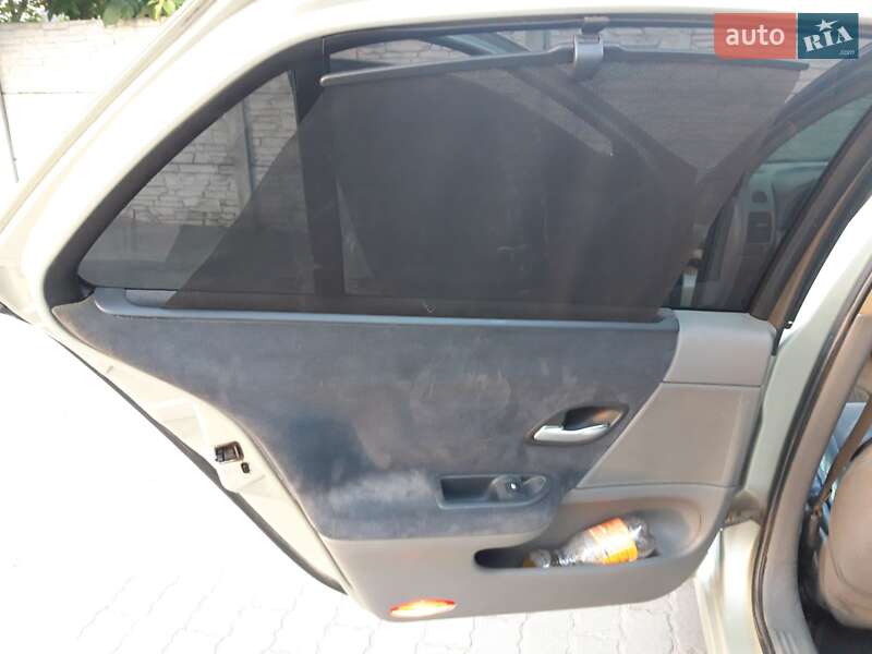 Ліфтбек Renault Laguna 2004 в Рівному фото 14 Ліфтбек Renault Laguna 2004 в Рівному