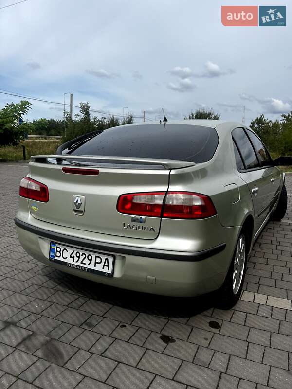 Ліфтбек Renault Laguna 2001 в Стрию