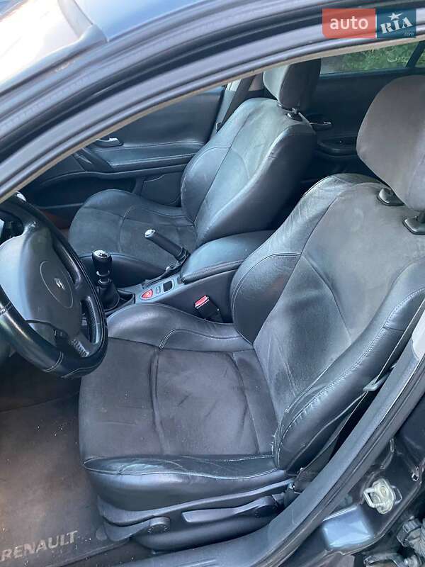 Лифтбек Renault Laguna 2005 в Киеве