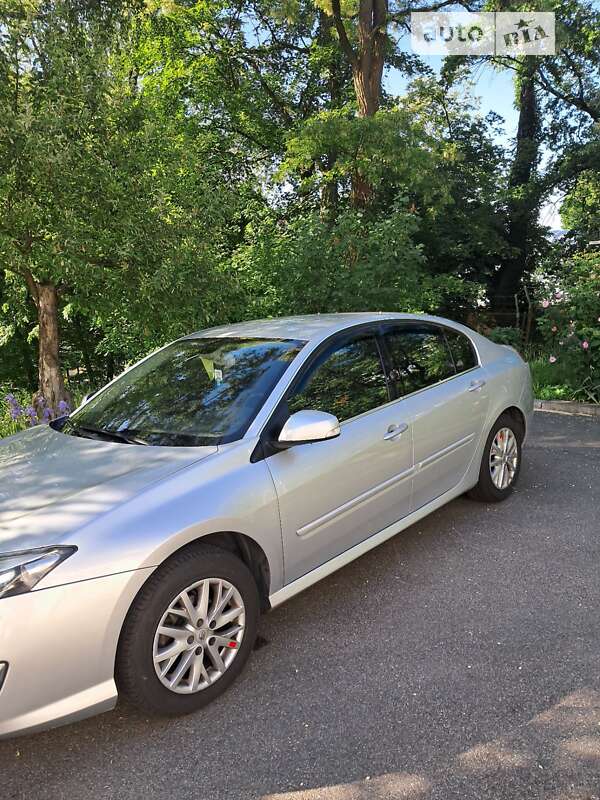 Лифтбек Renault Laguna 2014 в Киеве