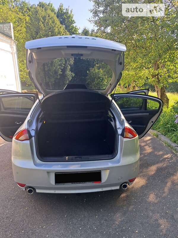 Лифтбек Renault Laguna 2014 в Киеве