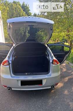 Лифтбек Renault Laguna 2014 в 