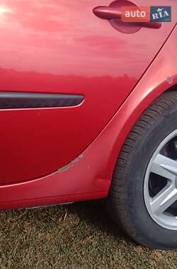 Лифтбек Renault Laguna 2001 в 