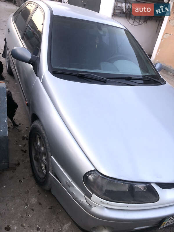 Лифтбек Renault Laguna 2000 в Красилове