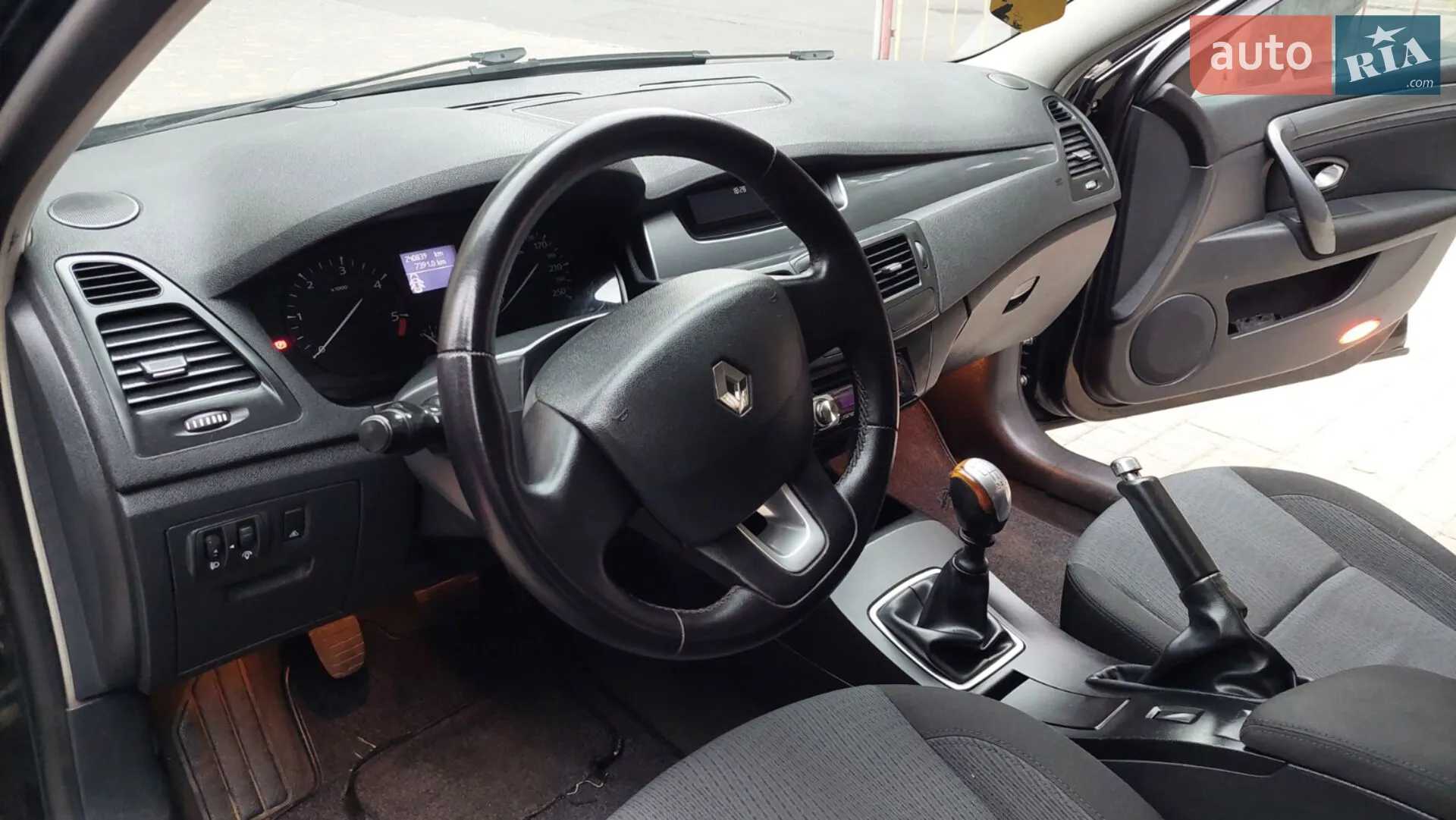 2010 Renault Laguna - мініатюра 32