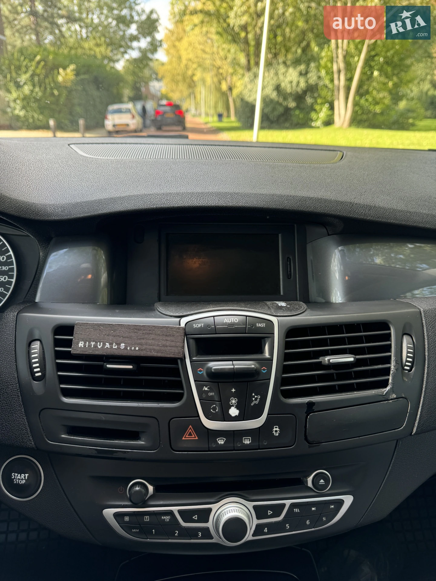 2010 Renault Laguna - мініатюра 18