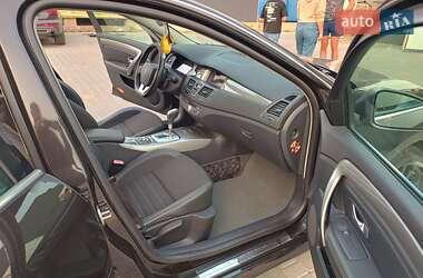 Лифтбек Renault Laguna 2012 в 
