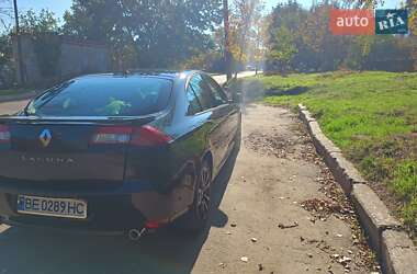 Лифтбек Renault Laguna 2012 в 