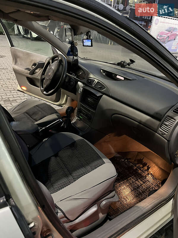 Лифтбек Renault Laguna 2004 в Черновцах