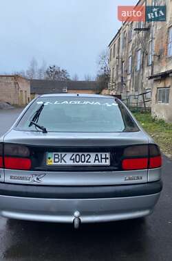 Лифтбек Renault Laguna 1996 в Корце