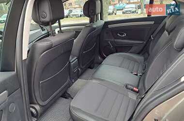 Лифтбек Renault Laguna 2011 в 