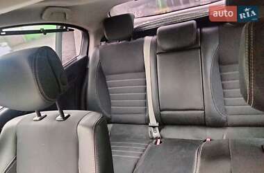 Лифтбек Renault Laguna 2011 в 