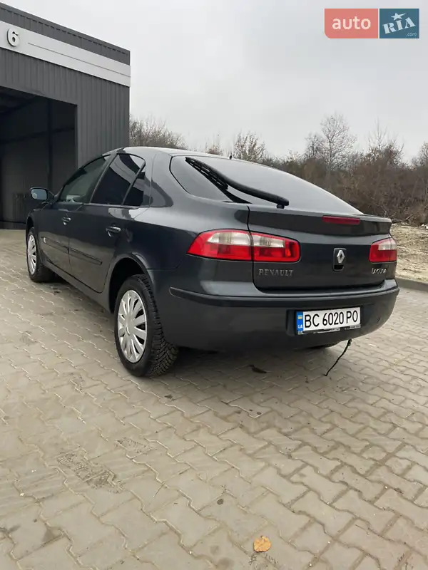 Ліфтбек Renault Laguna 2001 в 