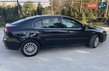 Лифтбек Renault Laguna 2011 в 