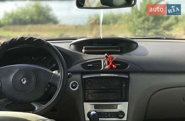 Лифтбек Renault Laguna 2002 в 