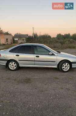 Лифтбек Renault Laguna 2001 в Остроге