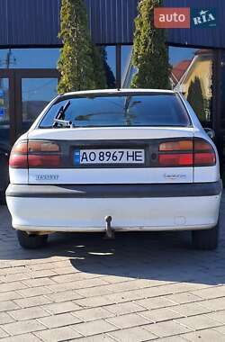 Лифтбек Renault Laguna 2000 в 