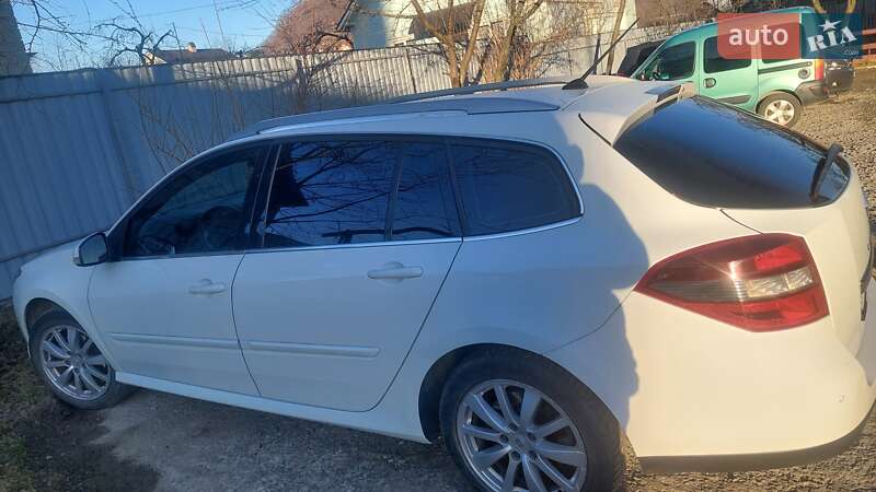 Универсал Renault Laguna 2011 в Надворной