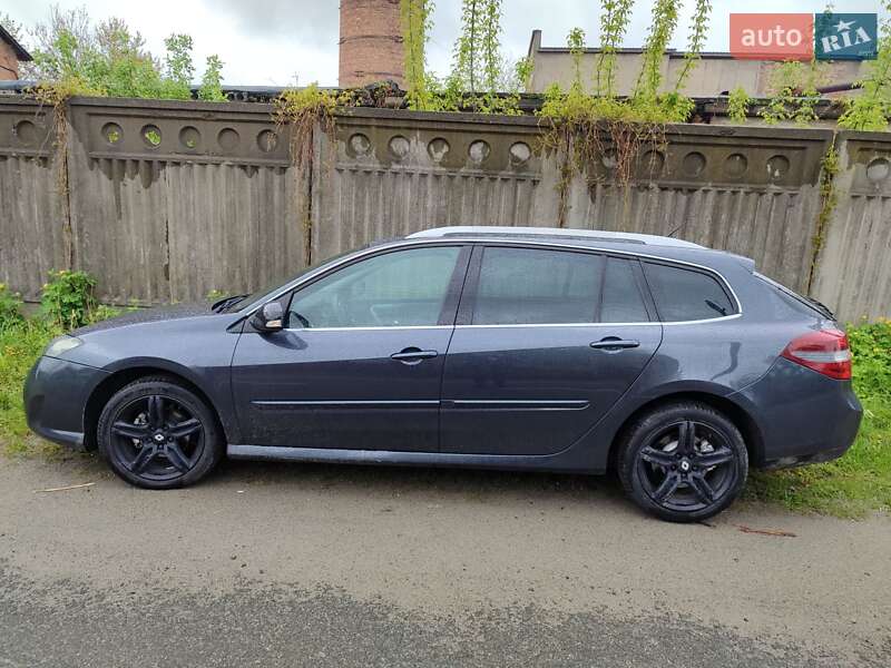 Универсал Renault Laguna 2009 в Малине