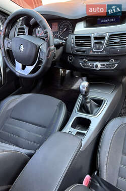 Лифтбек Renault Laguna 2011 в 