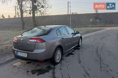 Лифтбек Renault Laguna 2011 в 