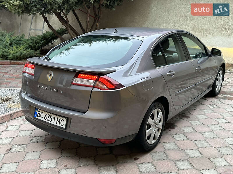 Лифтбек Renault Laguna 2011 в Львове