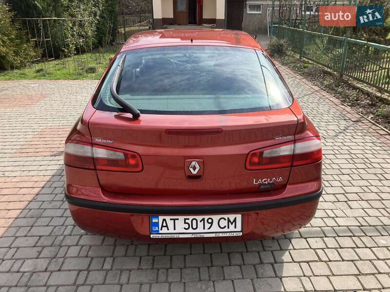 Лифтбек Renault Laguna 2002 в Долине