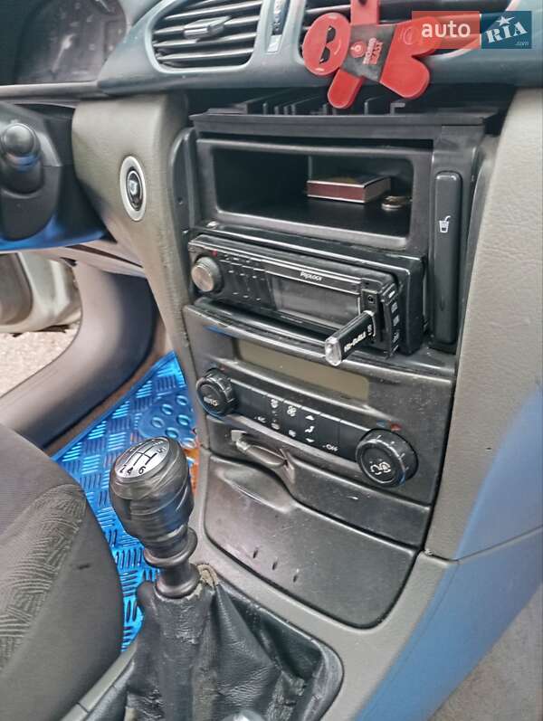 Лифтбек Renault Laguna 2002 в Каменец-Подольском