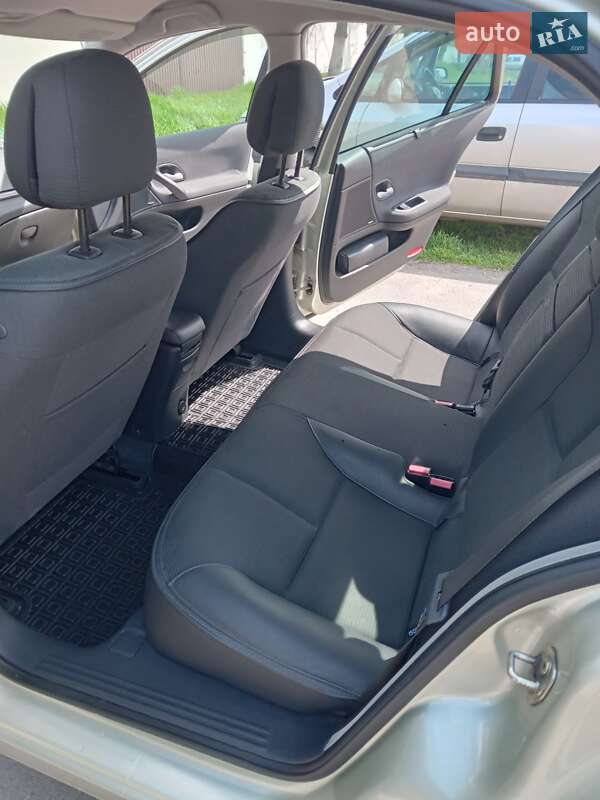 Лифтбек Renault Laguna 2006 в Тульчине