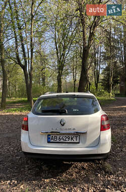 Универсал Renault Laguna 2011 в 