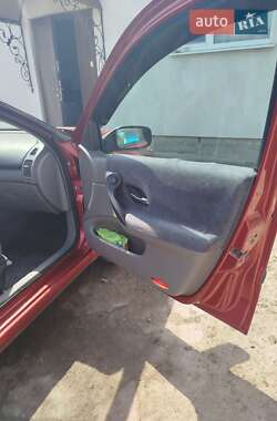 Лифтбек Renault Laguna 2002 в 